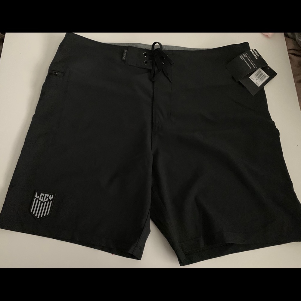Men’s Hurley Phantom Board Shorts Size 34 NWT